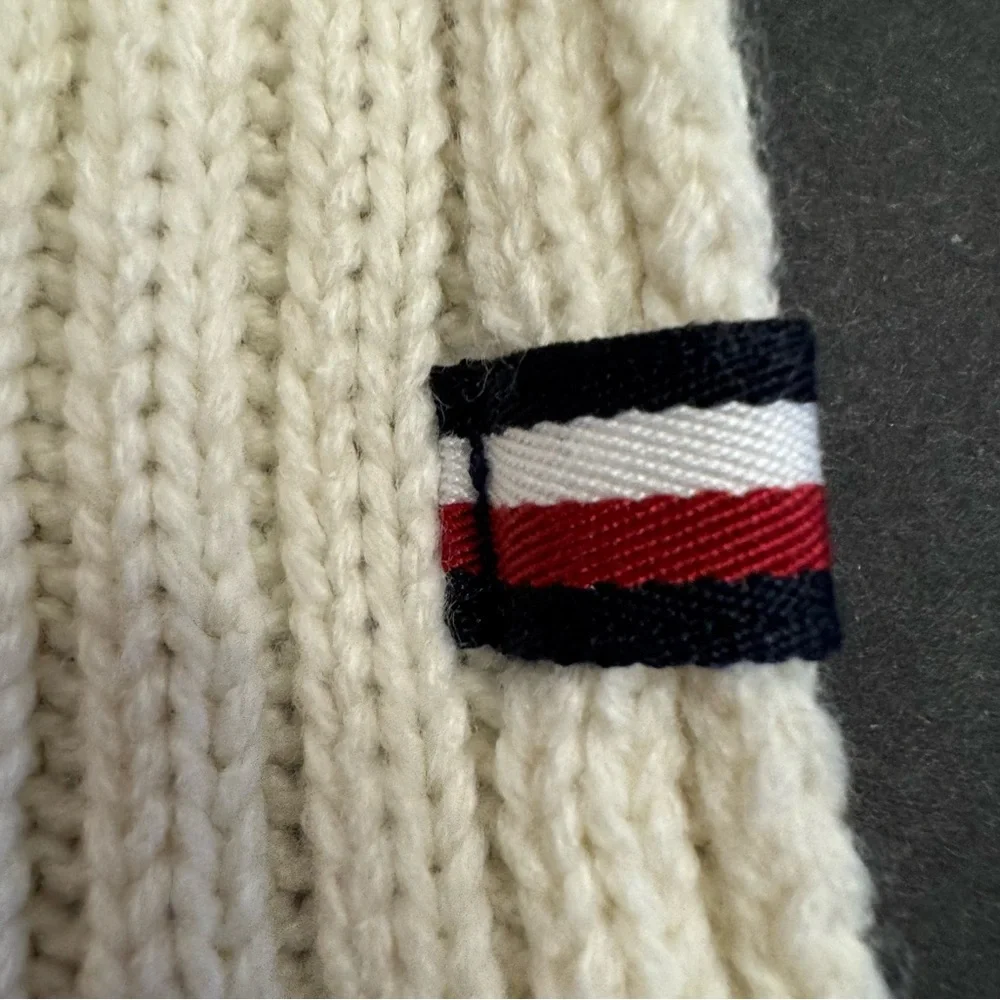 Tommy Hilfiger Unisex Winter White Knit Scarf with Logo Cream One Size NEW